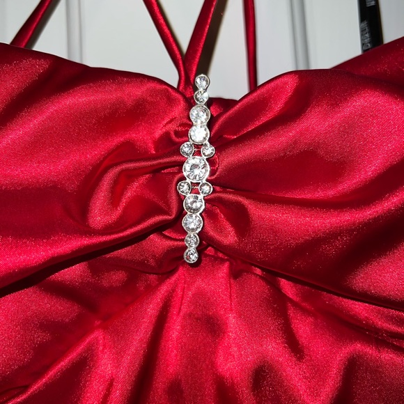 Red Dress - Picture 3 of 8